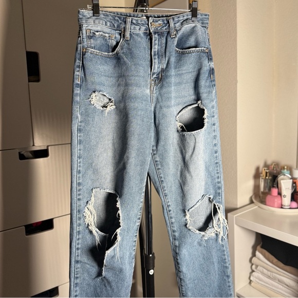 Forever 21 Light Blue Denim High Waisted Mom Jeans Size Medium - Picture 3 of 4